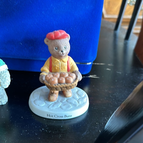 🐻 3 Bronson Collectibles Bear Figurines 🐻 - Picture 7 of 8